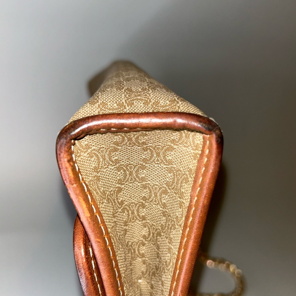 Pre loved Celine Macadam vinyl portfolio crossbody bag - Picture 9 of 15